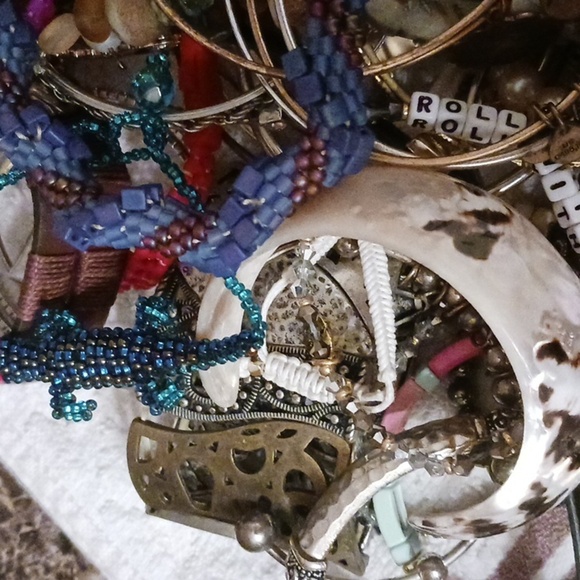 87 LOT BRACELETS NEVER LISTED Some ALEX & ANI BEADED CUFFS BANGLES Stretchy - Picture 6 of 8